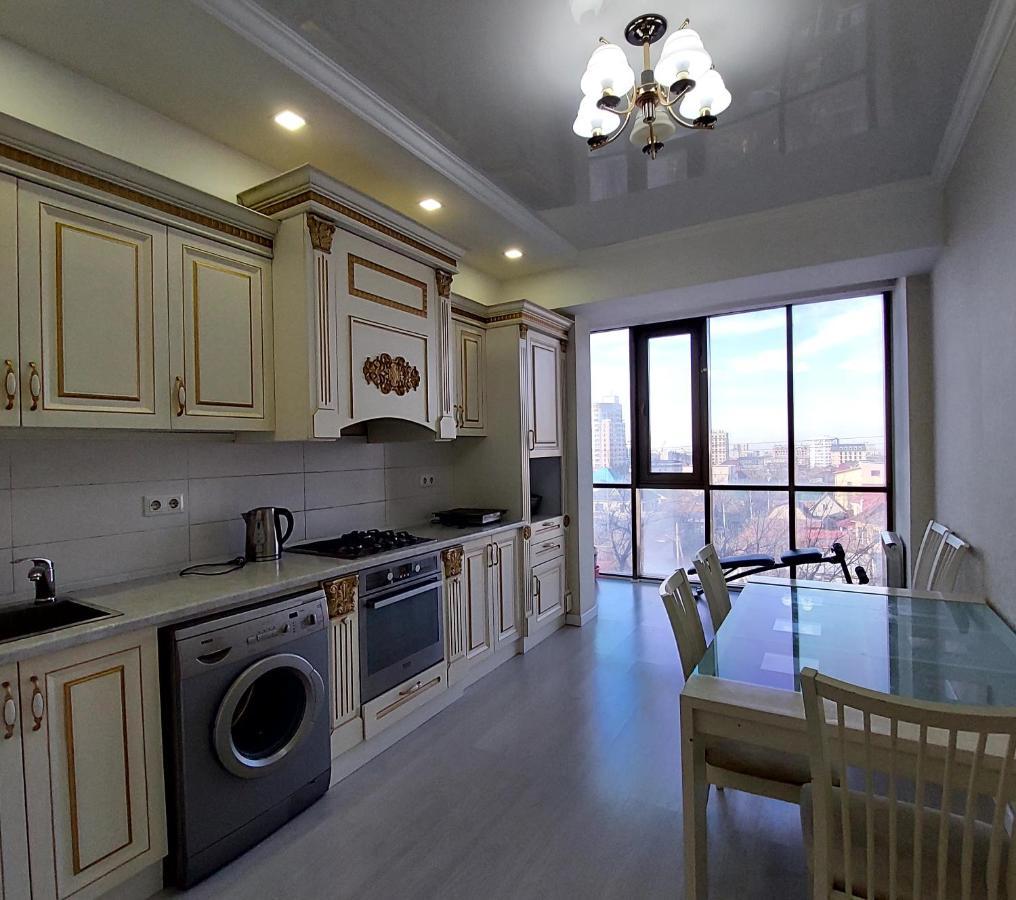 Elite Apartment In Street Mederova 50 Bishkek Exterior photo