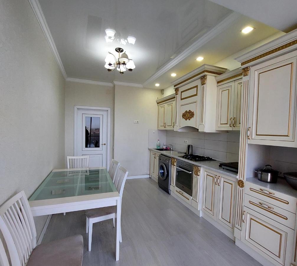 Elite Apartment In Street Mederova 50 Bishkek Exterior photo
